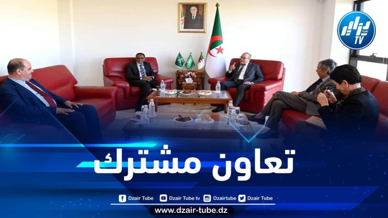 وزير الإتصال يستقبل مدير عام اتحاد إذاعات الدول العربية
