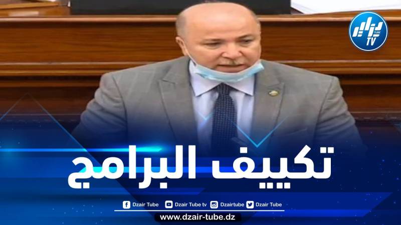 الوزير الأول يشدد على أهمية مواصلة تكييف البرامج التكوينية مع احتياجات سوق العمل