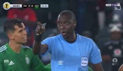 بالفيديو…فضيحة جديدة للحكم غاساما في كأس الاتحاد الأفريقي