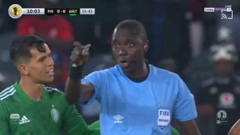 بالفيديو…فضيحة جديدة للحكم غاساما في كأس الاتحاد الأفريقي