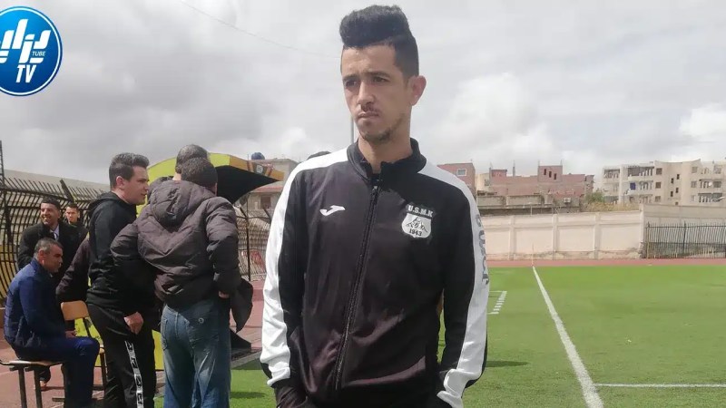 في تصريحات لدزاير توب…”بركاني’ لاعب إتحاد خنشلة يروي مسار فريقه هذا الموسم و فرحة الصعود للقسم الأول
