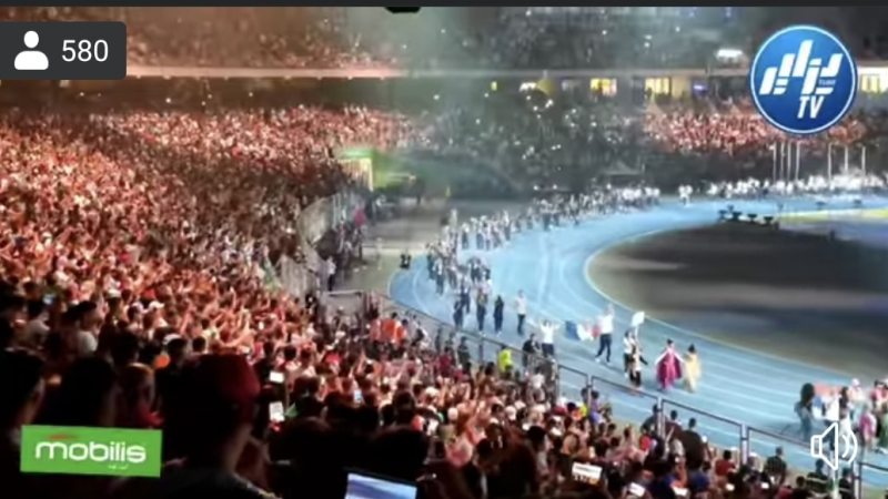 بالفيديو: مشهد قوي جدا حصري لدزاير توب  ..شاهد ماذا فعلت الجماهير الجزائرية عند دخول الوفد الفرنسي المشارك في ألعاب البحر الابيض المتوسط …