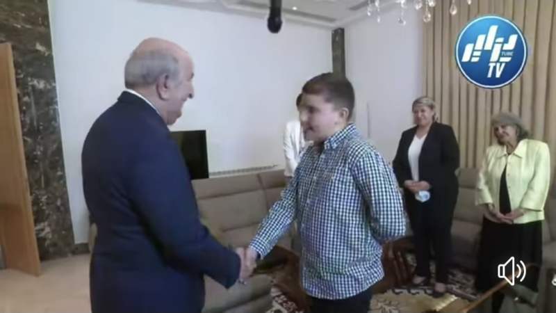 بالفيديو: شاهد الرئيس تبون في موقف رائع يستقبل الطفل الأمريكي العاشق للجزائر الذي يتكلم اللهجة الجزائرية