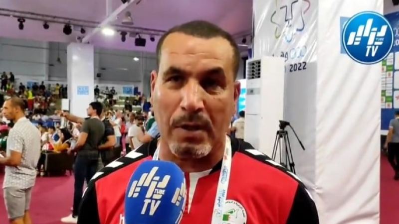 مدرب الفريق الوطني للملاكمة أحمد دين في تصريحات لموقع دزاير توب  … إستحقينا التأهل و الجمهور الجزائري كان رائعًا