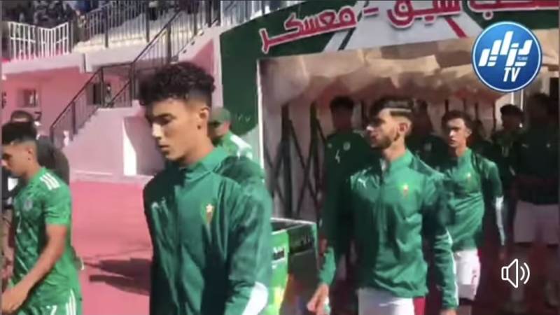 بالفيديو: شاهد كواليس من مباراة الجزائر_المغرب…وفلسطين تدوي عاليا