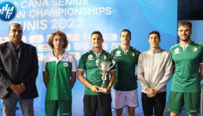 المنتخب الوطني الجزائري بطل أفريقيا في السباحة