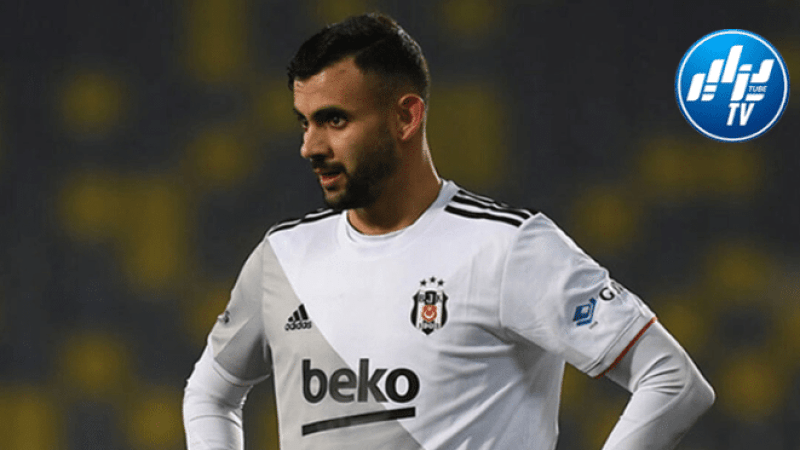 غزال :”محرز لا يأتي إلى المنتخب بصفته النجم، كما يحدث مع ماني وصلاح”