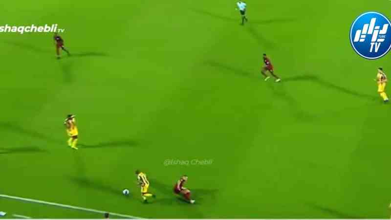 بالــــــــفيديو : ياسين براهيمي يتلاعب بـــ”يوغرطة حمرون” و يسقطه أرضا بمراوغة عالمية