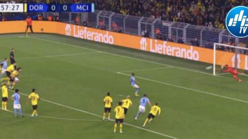 بالفيديو…محرز يضيع ركلة جزاء في مباراة مانشستر سيتي و بوروسيا دورتموند