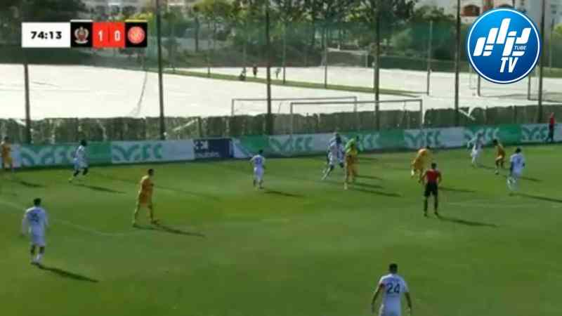 بالفيديو.. الحارس الجزائري بولهندي يتألق في مباراة نيس الودية أمام جيرونا