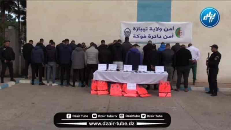 شااهد…عمل جبار ، مصالح أمن ولاية تيبازة تطيح بشبكة إجرامية منظمة مختصة في التهريب الدولي للبشر..