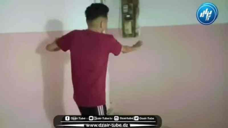 شاااهد…بعد النداء الأول في قناة دزاير توب للأخ بلال عشاب الذي كان بصدد إجراء عملية جراحية على عينيه في بلد المهجر إسبانيا محسن من الجزائر مقيم بإسبانيا يستجيب لنداءه  ويريد ان يتكفل بكل مصاريف العملية بإسبانيا.. رقم الهاتف للمساعدة 0696625608