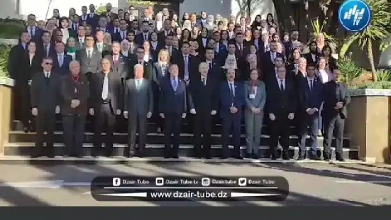 شاهد.. الوزير الأول يشرف في هاته الأثناء على حفل تخرج الدفعة الواحدة و الخمسين   ستينية الاستقلال بالمدرسة الوطنية للإدارة  “مولاي أحمد مدغري”