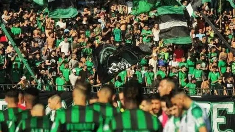 الرابطة تعاقب “السياسي” بلقاء دون جمهور