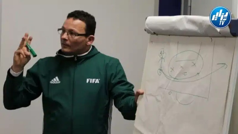 مؤكّدا أنّه لن يتسامح مع الأخطاء التحكيمية ..حيمودي:  “تقنية الفار جاهزة وسيتم المصادقة عليها الأحد المقبل”