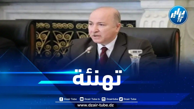 الوزير الأول يهنئ الطلبة الجزائريين