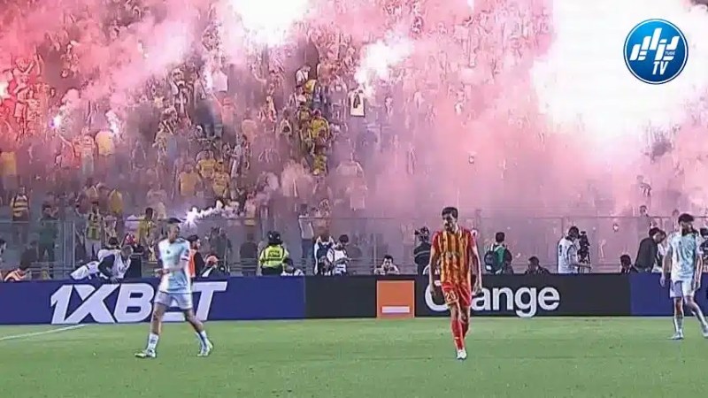 “الكاف” يفتح تحقيقا في أحداث مباراة الترجي وشبيبة القبائل