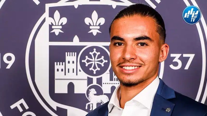 نوح لحمادي يوقع اول عقد احترافي مع تولوز