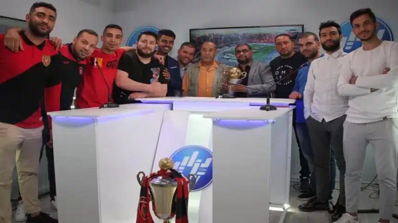 أعـــــــراب وبن خليفة حظيا باستقبال حار يليق بالأبطال..الكـأس الأفــريقيــــة في ضيافة مجمّــــــــــــــع “دزاير توب”