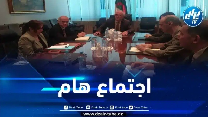 وزير المالية يعقد جلسة عمل مع إطارات مديرية الشركات الكبرى والمديرية العامة للضرائب