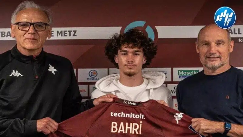 اللاعب الجزائري وسيم بحري يوقع أول عقد إحترافي مع ميتز