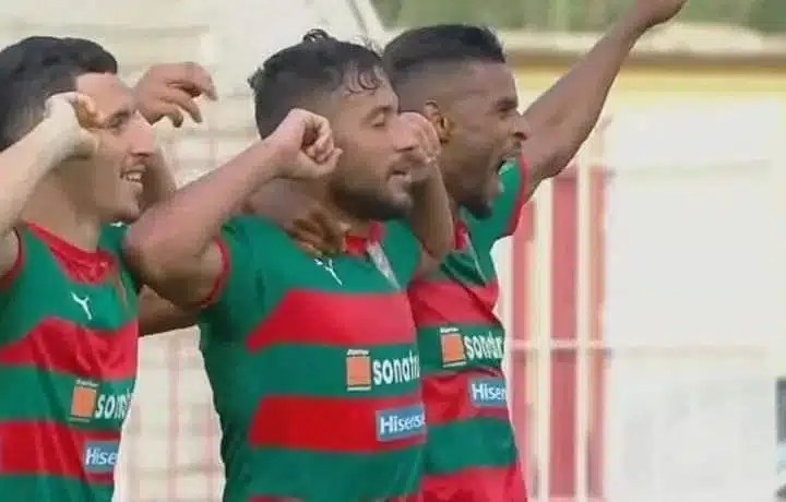 مولودية الجزائر تحقق الأهم أمام مولودية البيض