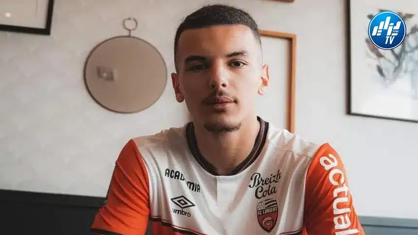 ليل يعرض قميص وناس وبن طالب للبيع في المزاد العلني