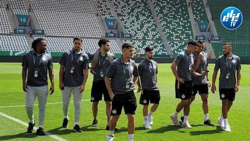 بلماضي ولاعبو “الخضر” يعاينون أرضية ملعب “السلام” قبل مواجهة “أنغولا”