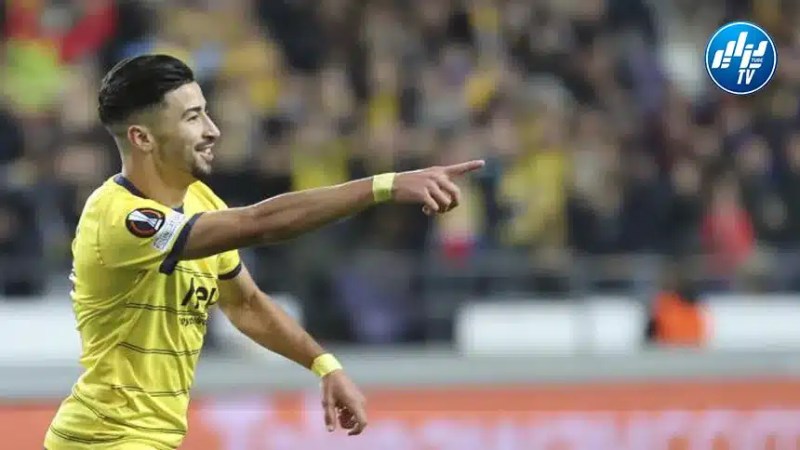 عمورة مهدّد بالإيقاف بسبب تراكم البطاقات