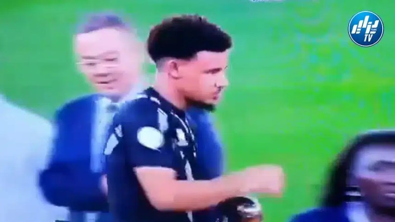 بالـفيديو..شاهد كيف تجاهل حارس مرمى جنوب إفريقيا فوزي لقجع