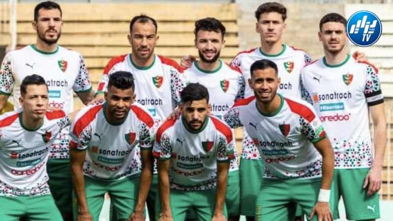 المولودية تستلم درع البطولة في مواجهة شباب بلوزداد