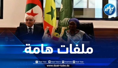 وزير الخارجية يعقد جلسة عمل ثنائية مع نظيرته السنغالية بداكار