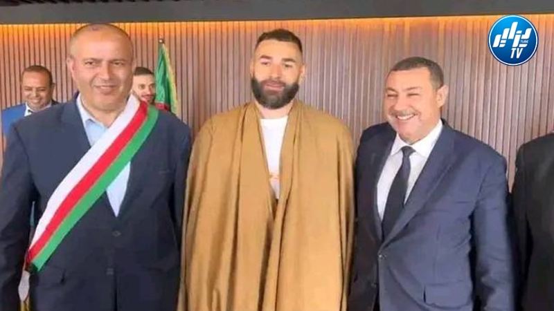 بن زيمة يكرم بالبرنوس الجزائري في وهران