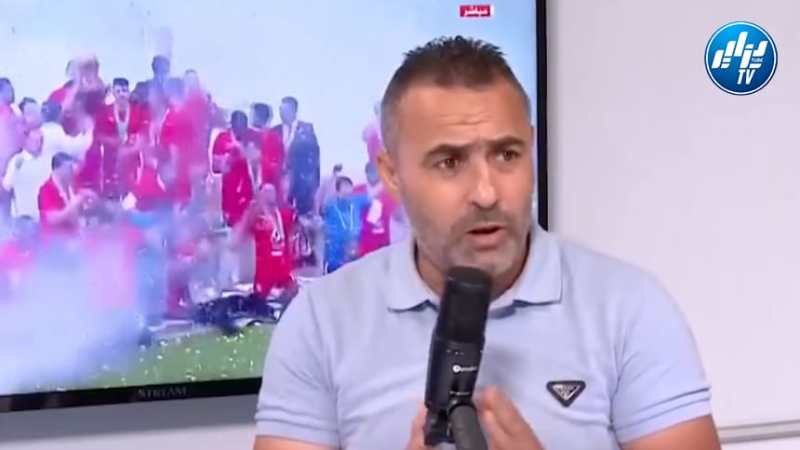 زوبيــر زميت لاعب مولودية الجزائر السابق في تصريحات لـ “دزاير توب”:  “بوميل يتحمل مسؤولية خســـــــارة الكأس بسبب خياراته الفنية”