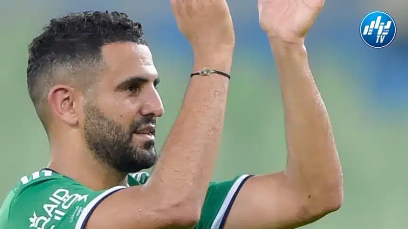 ادارة الاهلي تحسم مستقبل محرز مع الفريق