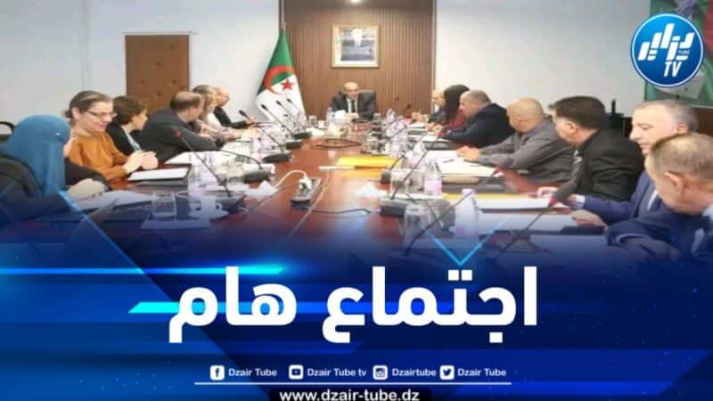 مختلف الترتيبات الخاصة بموسم الحج لسنة 2025 محور اجتماع وزير النقل بعدد من المسؤولين