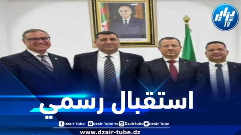 وزير الأشغال العمومية يستقبل سفير مصر بالجزائر