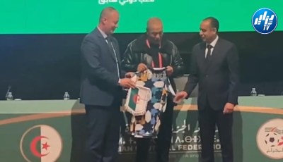 بقميص الزليج الجزائري …الفاف تخص بن شيخ بطروني وعليق بتكريم خاص