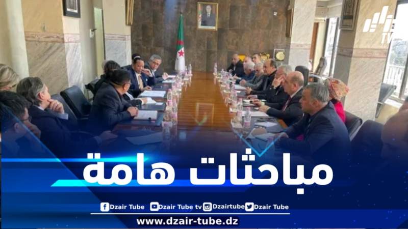 وزير الصناعة يبحث مع مجمع “ليون الماليزي” فرص الاستثمار الصناعي