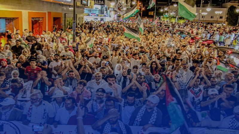 المغاربة يواصلون الاحتجاج رفضاً للإبادة الجارية في غزة ومناهضةً لجميع أشكال التطبيع مع الكيان