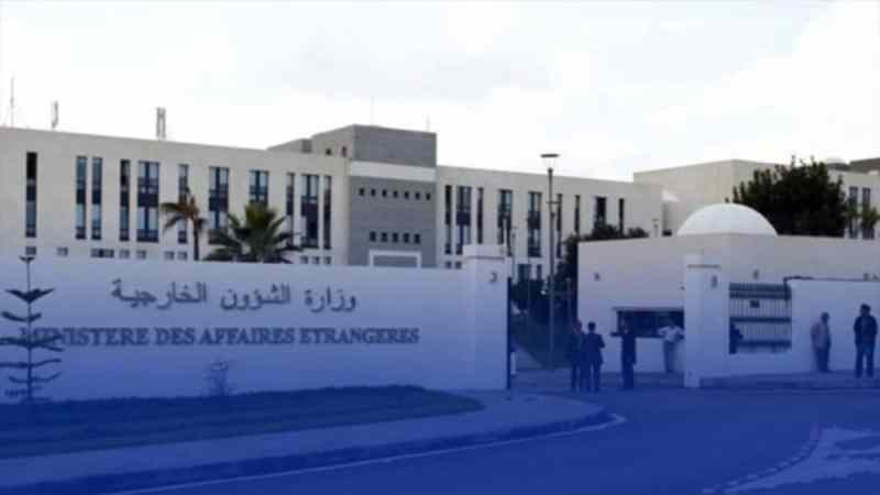 الجزائر ترفض مقترحًا فرنسيًا بشأن تسليم أو استلام المسؤولين الجزائريين المعتمدين للحقائب الدبلوماسية