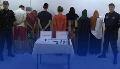 الإطاحة بعصابة أحياء وحجز أسلحة بيضاء محظورة بالعاصمة