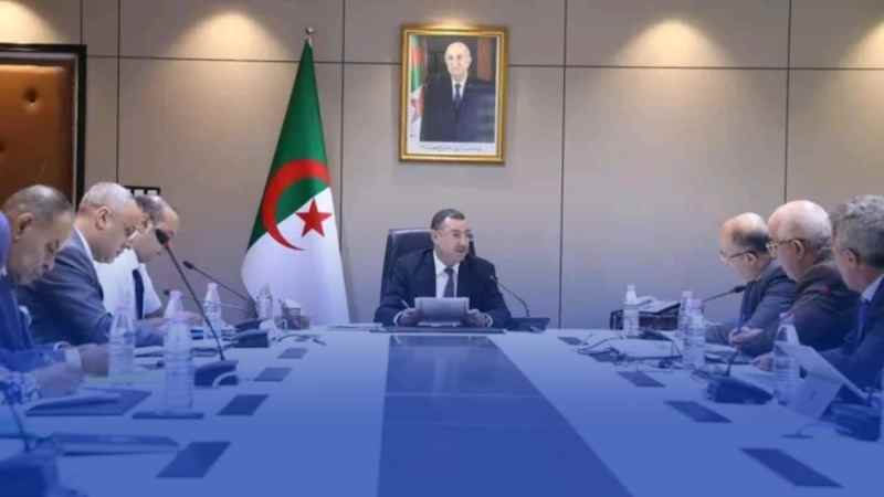 وزير النقل يترأس اجتماعاً لتنفيذ تعليمات رئيس الجمهورية
