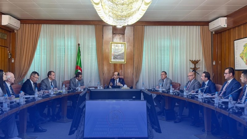 نحو تنظيم معارض جهوية على مستوى الولايات الكبرى ومعارض ولائية ونقاط تسويق محلية للأدوات المدرسية