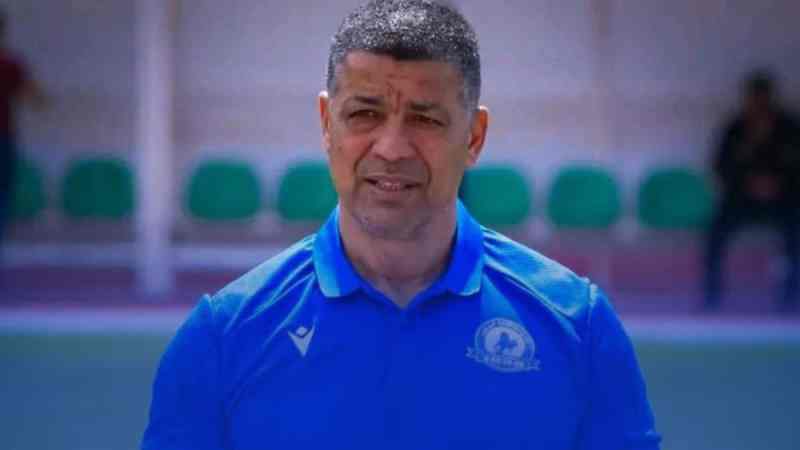 حجار:  “تغييــــــــــــــر 16 لاعبا في الميركاتو أثر على مولودية البيض”