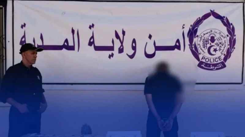 المدية : شرطة سيدي نعمان توقف ثلاثيني وتحجز كمية من مادة الشمة