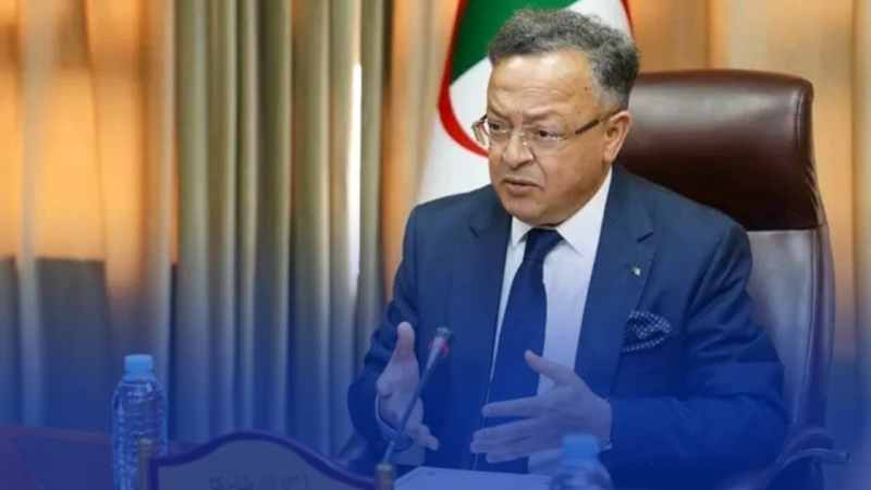 الوزير بداري يجتمع بالأمناء العامين للتنظيمات الطلابية