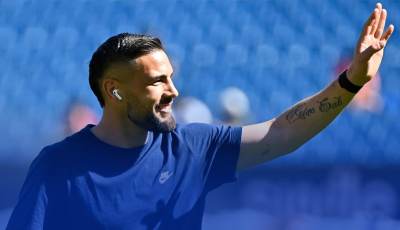 ديلور يقترب من خوض تجربة جديدة في الملاعب الفرنسية