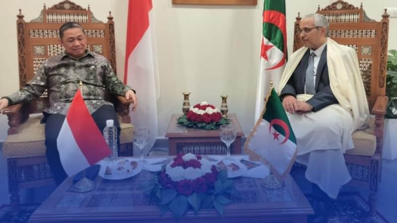 رئيس المجلس الإسلاميّ الأعلى يستقبل نائب وزير الخارجية الإندونيسي