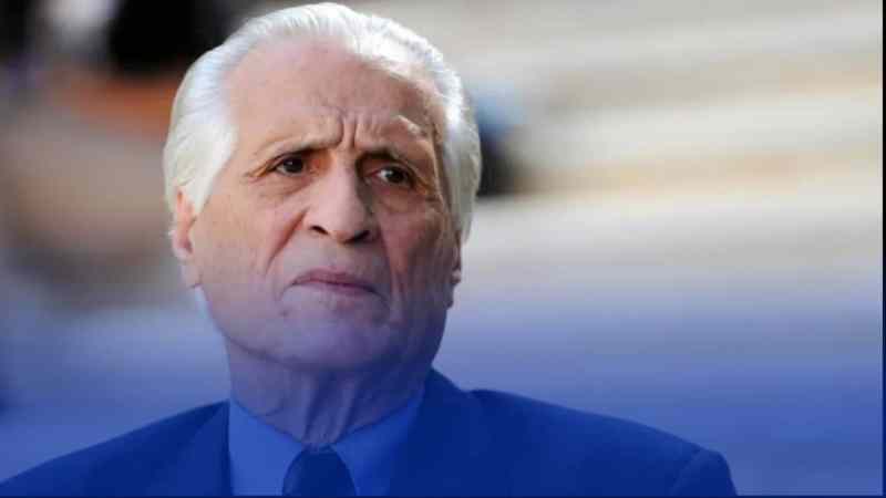 المجاهد والدبلوماسي الأسبق أحمد طالب الإبراهيمي في ذمة الله